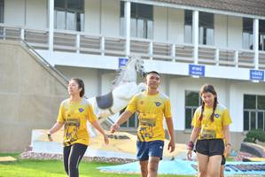 BIB: 0807, 0806
                            <button type="button" onclick="openModal(5204573)" class="btn btn-primary btn-sm float-right btn-popup" data-toggle="modal" data-target=".modal-high-quality">
                        <i class="fas fa-shopping-cart"></i> Add to Cart
                    </button>
                                            <button type="button" onclick="isThisMe(5204573, true)" class="btn btn-success btn-sm float-right btn-popup btn-isme hidden" data-toggle="tooltip" data-placement="bottom" title="นี่คือรูปของคุณใช่ไหม คลิกที่นี่เพื่อเอาเข้าอัลบั้ม">
                        <i class="fas fa-plus"></i> Add to album
                    </button>
                    <button type="button" onclick="isThisMe(5204573, false)" class="btn btn-warning btn-sm float-right btn-popup btn-isnotme hidden">
                        <i class="fas fa-ban"></i> Remove from album
                    </button>
