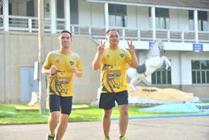 BIB: 940, 0373
                            <button type="button" onclick="openModal(5193852)" class="btn btn-primary btn-sm float-right btn-popup" data-toggle="modal" data-target=".modal-high-quality">
                        <i class="fas fa-shopping-cart"></i> Add to Cart
                    </button>
                                            <button type="button" onclick="isThisMe(5193852, true)" class="btn btn-success btn-sm float-right btn-popup btn-isme hidden" data-toggle="tooltip" data-placement="bottom" title="นี่คือรูปของคุณใช่ไหม คลิกที่นี่เพื่อเอาเข้าอัลบั้ม">
                        <i class="fas fa-plus"></i> Add to album
                    </button>
                    <button type="button" onclick="isThisMe(5193852, false)" class="btn btn-warning btn-sm float-right btn-popup btn-isnotme hidden">
                        <i class="fas fa-ban"></i> Remove from album
                    </button>