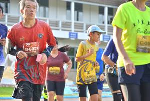 BIB: 0352, 0088, 0114
                            <button type="button" onclick="openModal(5204561)" class="btn btn-primary btn-sm float-right btn-popup" data-toggle="modal" data-target=".modal-high-quality">
                        <i class="fas fa-shopping-cart"></i> Add to Cart
                    </button>
                                            <button type="button" onclick="isThisMe(5204561, true)" class="btn btn-success btn-sm float-right btn-popup btn-isme hidden" data-toggle="tooltip" data-placement="bottom" title="นี่คือรูปของคุณใช่ไหม คลิกที่นี่เพื่อเอาเข้าอัลบั้ม">
                        <i class="fas fa-plus"></i> Add to album
                    </button>
                    <button type="button" onclick="isThisMe(5204561, false)" class="btn btn-warning btn-sm float-right btn-popup btn-isnotme hidden">
                        <i class="fas fa-ban"></i> Remove from album
                    </button>