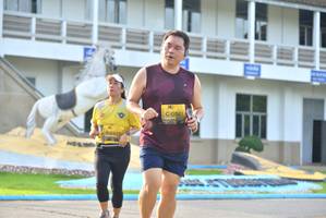 BIB: 0521, 335
                            <button type="button" onclick="openModal(5203947)" class="btn btn-primary btn-sm float-right btn-popup" data-toggle="modal" data-target=".modal-high-quality">
                        <i class="fas fa-shopping-cart"></i> Add to Cart
                    </button>
                                            <button type="button" onclick="isThisMe(5203947, true)" class="btn btn-success btn-sm float-right btn-popup btn-isme hidden" data-toggle="tooltip" data-placement="bottom" title="นี่คือรูปของคุณใช่ไหม คลิกที่นี่เพื่อเอาเข้าอัลบั้ม">
                        <i class="fas fa-plus"></i> Add to album
                    </button>
                    <button type="button" onclick="isThisMe(5203947, false)" class="btn btn-warning btn-sm float-right btn-popup btn-isnotme hidden">
                        <i class="fas fa-ban"></i> Remove from album
                    </button>