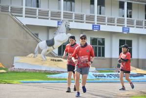 BIB: 0033
                            <button type="button" onclick="openModal(5219562)" class="btn btn-primary btn-sm float-right btn-popup" data-toggle="modal" data-target=".modal-high-quality">
                        <i class="fas fa-shopping-cart"></i> Add to Cart
                    </button>
                                            <button type="button" onclick="isThisMe(5219562, true)" class="btn btn-success btn-sm float-right btn-popup btn-isme hidden" data-toggle="tooltip" data-placement="bottom" title="นี่คือรูปของคุณใช่ไหม คลิกที่นี่เพื่อเอาเข้าอัลบั้ม">
                        <i class="fas fa-plus"></i> Add to album
                    </button>
                    <button type="button" onclick="isThisMe(5219562, false)" class="btn btn-warning btn-sm float-right btn-popup btn-isnotme hidden">
                        <i class="fas fa-ban"></i> Remove from album
                    </button>