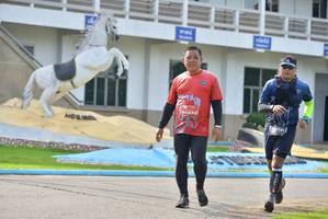 BIB: 0233
                            <button type="button" onclick="openModal(5221575)" class="btn btn-primary btn-sm float-right btn-popup" data-toggle="modal" data-target=".modal-high-quality">
                        <i class="fas fa-shopping-cart"></i> Add to Cart
                    </button>
                                            <button type="button" onclick="isThisMe(5221575, true)" class="btn btn-success btn-sm float-right btn-popup btn-isme hidden" data-toggle="tooltip" data-placement="bottom" title="นี่คือรูปของคุณใช่ไหม คลิกที่นี่เพื่อเอาเข้าอัลบั้ม">
                        <i class="fas fa-plus"></i> Add to album
                    </button>
                    <button type="button" onclick="isThisMe(5221575, false)" class="btn btn-warning btn-sm float-right btn-popup btn-isnotme hidden">
                        <i class="fas fa-ban"></i> Remove from album
                    </button>