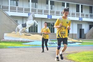 BIB: 100, 242
                            <button type="button" onclick="openModal(5188652)" class="btn btn-primary btn-sm float-right btn-popup" data-toggle="modal" data-target=".modal-high-quality">
                        <i class="fas fa-shopping-cart"></i> Add to Cart
                    </button>
                                            <button type="button" onclick="isThisMe(5188652, true)" class="btn btn-success btn-sm float-right btn-popup btn-isme hidden" data-toggle="tooltip" data-placement="bottom" title="นี่คือรูปของคุณใช่ไหม คลิกที่นี่เพื่อเอาเข้าอัลบั้ม">
                        <i class="fas fa-plus"></i> Add to album
                    </button>
                    <button type="button" onclick="isThisMe(5188652, false)" class="btn btn-warning btn-sm float-right btn-popup btn-isnotme hidden">
                        <i class="fas fa-ban"></i> Remove from album
                    </button>