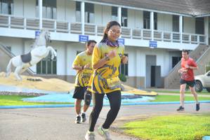 BIB: 0064
                            <button type="button" onclick="openModal(5188926)" class="btn btn-primary btn-sm float-right btn-popup" data-toggle="modal" data-target=".modal-high-quality">
                        <i class="fas fa-shopping-cart"></i> Add to Cart
                    </button>
                                            <button type="button" onclick="isThisMe(5188926, true)" class="btn btn-success btn-sm float-right btn-popup btn-isme hidden" data-toggle="tooltip" data-placement="bottom" title="นี่คือรูปของคุณใช่ไหม คลิกที่นี่เพื่อเอาเข้าอัลบั้ม">
                        <i class="fas fa-plus"></i> Add to album
                    </button>
                    <button type="button" onclick="isThisMe(5188926, false)" class="btn btn-warning btn-sm float-right btn-popup btn-isnotme hidden">
                        <i class="fas fa-ban"></i> Remove from album
                    </button>