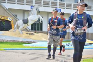 BIB: 0994, 0746, 0236
                            <button type="button" onclick="openModal(5241663)" class="btn btn-primary btn-sm float-right btn-popup" data-toggle="modal" data-target=".modal-high-quality">
                        <i class="fas fa-shopping-cart"></i> Add to Cart
                    </button>
                                            <button type="button" onclick="isThisMe(5241663, true)" class="btn btn-success btn-sm float-right btn-popup btn-isme hidden" data-toggle="tooltip" data-placement="bottom" title="นี่คือรูปของคุณใช่ไหม คลิกที่นี่เพื่อเอาเข้าอัลบั้ม">
                        <i class="fas fa-plus"></i> Add to album
                    </button>
                    <button type="button" onclick="isThisMe(5241663, false)" class="btn btn-warning btn-sm float-right btn-popup btn-isnotme hidden">
                        <i class="fas fa-ban"></i> Remove from album
                    </button>