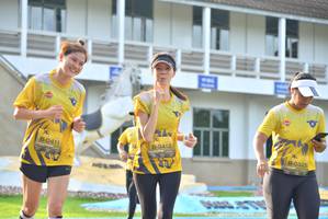 BIB: 0412, 0411, 0325
                            <button type="button" onclick="openModal(5201123)" class="btn btn-primary btn-sm float-right btn-popup" data-toggle="modal" data-target=".modal-high-quality">
                        <i class="fas fa-shopping-cart"></i> Add to Cart
                    </button>
                                            <button type="button" onclick="isThisMe(5201123, true)" class="btn btn-success btn-sm float-right btn-popup btn-isme hidden" data-toggle="tooltip" data-placement="bottom" title="นี่คือรูปของคุณใช่ไหม คลิกที่นี่เพื่อเอาเข้าอัลบั้ม">
                        <i class="fas fa-plus"></i> Add to album
                    </button>
                    <button type="button" onclick="isThisMe(5201123, false)" class="btn btn-warning btn-sm float-right btn-popup btn-isnotme hidden">
                        <i class="fas fa-ban"></i> Remove from album
                    </button>