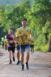 BIB: 910
                            <button type="button" onclick="openModal(5017152)" class="btn btn-primary btn-sm float-right btn-popup" data-toggle="modal" data-target=".modal-high-quality">
                        <i class="fas fa-shopping-cart"></i> Add to Cart
                    </button>
                                            <button type="button" onclick="isThisMe(5017152, true)" class="btn btn-success btn-sm float-right btn-popup btn-isme hidden" data-toggle="tooltip" data-placement="bottom" title="นี่คือรูปของคุณใช่ไหม คลิกที่นี่เพื่อเอาเข้าอัลบั้ม">
                        <i class="fas fa-plus"></i> Add to album
                    </button>
                    <button type="button" onclick="isThisMe(5017152, false)" class="btn btn-warning btn-sm float-right btn-popup btn-isnotme hidden">
                        <i class="fas fa-ban"></i> Remove from album
                    </button>