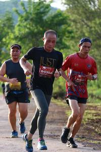 BIB: 0354, 161, 1293
                            <button type="button" onclick="openModal(5043058)" class="btn btn-primary btn-sm float-right btn-popup" data-toggle="modal" data-target=".modal-high-quality">
                        <i class="fas fa-shopping-cart"></i> Add to Cart
                    </button>
                                            <button type="button" onclick="isThisMe(5043058, true)" class="btn btn-success btn-sm float-right btn-popup btn-isme hidden" data-toggle="tooltip" data-placement="bottom" title="นี่คือรูปของคุณใช่ไหม คลิกที่นี่เพื่อเอาเข้าอัลบั้ม">
                        <i class="fas fa-plus"></i> Add to album
                    </button>
                    <button type="button" onclick="isThisMe(5043058, false)" class="btn btn-warning btn-sm float-right btn-popup btn-isnotme hidden">
                        <i class="fas fa-ban"></i> Remove from album
                    </button>