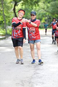 BIB: 038, 0033
                            <button type="button" onclick="openModal(5189261)" class="btn btn-primary btn-sm float-right btn-popup" data-toggle="modal" data-target=".modal-high-quality">
                        <i class="fas fa-shopping-cart"></i> Add to Cart
                    </button>
                                            <button type="button" onclick="isThisMe(5189261, true)" class="btn btn-success btn-sm float-right btn-popup btn-isme hidden" data-toggle="tooltip" data-placement="bottom" title="นี่คือรูปของคุณใช่ไหม คลิกที่นี่เพื่อเอาเข้าอัลบั้ม">
                        <i class="fas fa-plus"></i> Add to album
                    </button>
                    <button type="button" onclick="isThisMe(5189261, false)" class="btn btn-warning btn-sm float-right btn-popup btn-isnotme hidden">
                        <i class="fas fa-ban"></i> Remove from album
                    </button>