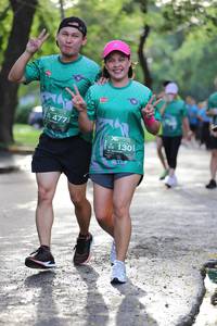 BIB: 477, 1301, 
                            <button type="button" onclick="openModal(5178449)" class="btn btn-primary btn-sm float-right btn-popup" data-toggle="modal" data-target=".modal-high-quality">
                        <i class="fas fa-shopping-cart"></i> Add to Cart
                    </button>
                                            <button type="button" onclick="isThisMe(5178449, true)" class="btn btn-success btn-sm float-right btn-popup btn-isme hidden" data-toggle="tooltip" data-placement="bottom" title="นี่คือรูปของคุณใช่ไหม คลิกที่นี่เพื่อเอาเข้าอัลบั้ม">
                        <i class="fas fa-plus"></i> Add to album
                    </button>
                    <button type="button" onclick="isThisMe(5178449, false)" class="btn btn-warning btn-sm float-right btn-popup btn-isnotme hidden">
                        <i class="fas fa-ban"></i> Remove from album
                    </button>