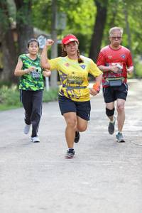 BIB: 0965
                            <button type="button" onclick="openModal(5181916)" class="btn btn-primary btn-sm float-right btn-popup" data-toggle="modal" data-target=".modal-high-quality">
                        <i class="fas fa-shopping-cart"></i> Add to Cart
                    </button>
                                            <button type="button" onclick="isThisMe(5181916, true)" class="btn btn-success btn-sm float-right btn-popup btn-isme hidden" data-toggle="tooltip" data-placement="bottom" title="นี่คือรูปของคุณใช่ไหม คลิกที่นี่เพื่อเอาเข้าอัลบั้ม">
                        <i class="fas fa-plus"></i> Add to album
                    </button>
                    <button type="button" onclick="isThisMe(5181916, false)" class="btn btn-warning btn-sm float-right btn-popup btn-isnotme hidden">
                        <i class="fas fa-ban"></i> Remove from album
                    </button>