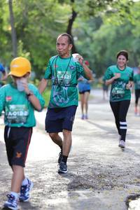 BIB: 462, 6011, 122
                            <button type="button" onclick="openModal(5177493)" class="btn btn-primary btn-sm float-right btn-popup" data-toggle="modal" data-target=".modal-high-quality">
                        <i class="fas fa-shopping-cart"></i> Add to Cart
                    </button>
                                            <button type="button" onclick="isThisMe(5177493, true)" class="btn btn-success btn-sm float-right btn-popup btn-isme hidden" data-toggle="tooltip" data-placement="bottom" title="นี่คือรูปของคุณใช่ไหม คลิกที่นี่เพื่อเอาเข้าอัลบั้ม">
                        <i class="fas fa-plus"></i> Add to album
                    </button>
                    <button type="button" onclick="isThisMe(5177493, false)" class="btn btn-warning btn-sm float-right btn-popup btn-isnotme hidden">
                        <i class="fas fa-ban"></i> Remove from album
                    </button>