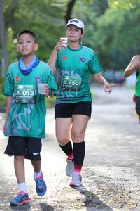 BIB: 450, 013
                            <button type="button" onclick="openModal(5176405)" class="btn btn-primary btn-sm float-right btn-popup" data-toggle="modal" data-target=".modal-high-quality">
                        <i class="fas fa-shopping-cart"></i> Add to Cart
                    </button>
                                            <button type="button" onclick="isThisMe(5176405, true)" class="btn btn-success btn-sm float-right btn-popup btn-isme hidden" data-toggle="tooltip" data-placement="bottom" title="นี่คือรูปของคุณใช่ไหม คลิกที่นี่เพื่อเอาเข้าอัลบั้ม">
                        <i class="fas fa-plus"></i> Add to album
                    </button>
                    <button type="button" onclick="isThisMe(5176405, false)" class="btn btn-warning btn-sm float-right btn-popup btn-isnotme hidden">
                        <i class="fas fa-ban"></i> Remove from album
                    </button>