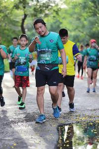 BIB: 1660, 0141
                            <button type="button" onclick="openModal(5177918)" class="btn btn-primary btn-sm float-right btn-popup" data-toggle="modal" data-target=".modal-high-quality">
                        <i class="fas fa-shopping-cart"></i> Add to Cart
                    </button>
                                            <button type="button" onclick="isThisMe(5177918, true)" class="btn btn-success btn-sm float-right btn-popup btn-isme hidden" data-toggle="tooltip" data-placement="bottom" title="นี่คือรูปของคุณใช่ไหม คลิกที่นี่เพื่อเอาเข้าอัลบั้ม">
                        <i class="fas fa-plus"></i> Add to album
                    </button>
                    <button type="button" onclick="isThisMe(5177918, false)" class="btn btn-warning btn-sm float-right btn-popup btn-isnotme hidden">
                        <i class="fas fa-ban"></i> Remove from album
                    </button>