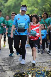 BIB: 095, 096
                            <button type="button" onclick="openModal(5179193)" class="btn btn-primary btn-sm float-right btn-popup" data-toggle="modal" data-target=".modal-high-quality">
                        <i class="fas fa-shopping-cart"></i> Add to Cart
                    </button>
                                            <button type="button" onclick="isThisMe(5179193, true)" class="btn btn-success btn-sm float-right btn-popup btn-isme hidden" data-toggle="tooltip" data-placement="bottom" title="นี่คือรูปของคุณใช่ไหม คลิกที่นี่เพื่อเอาเข้าอัลบั้ม">
                        <i class="fas fa-plus"></i> Add to album
                    </button>
                    <button type="button" onclick="isThisMe(5179193, false)" class="btn btn-warning btn-sm float-right btn-popup btn-isnotme hidden">
                        <i class="fas fa-ban"></i> Remove from album
                    </button>