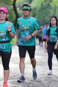 BIB: 102, 011
                            <button type="button" onclick="openModal(5177553)" class="btn btn-primary btn-sm float-right btn-popup" data-toggle="modal" data-target=".modal-high-quality">
                        <i class="fas fa-shopping-cart"></i> Add to Cart
                    </button>
                                            <button type="button" onclick="isThisMe(5177553, true)" class="btn btn-success btn-sm float-right btn-popup btn-isme hidden" data-toggle="tooltip" data-placement="bottom" title="นี่คือรูปของคุณใช่ไหม คลิกที่นี่เพื่อเอาเข้าอัลบั้ม">
                        <i class="fas fa-plus"></i> Add to album
                    </button>
                    <button type="button" onclick="isThisMe(5177553, false)" class="btn btn-warning btn-sm float-right btn-popup btn-isnotme hidden">
                        <i class="fas fa-ban"></i> Remove from album
                    </button>