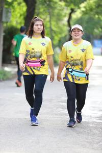 BIB: 0922, 0923
                            <button type="button" onclick="openModal(5185301)" class="btn btn-primary btn-sm float-right btn-popup" data-toggle="modal" data-target=".modal-high-quality">
                        <i class="fas fa-shopping-cart"></i> Add to Cart
                    </button>
                                            <button type="button" onclick="isThisMe(5185301, true)" class="btn btn-success btn-sm float-right btn-popup btn-isme hidden" data-toggle="tooltip" data-placement="bottom" title="นี่คือรูปของคุณใช่ไหม คลิกที่นี่เพื่อเอาเข้าอัลบั้ม">
                        <i class="fas fa-plus"></i> Add to album
                    </button>
                    <button type="button" onclick="isThisMe(5185301, false)" class="btn btn-warning btn-sm float-right btn-popup btn-isnotme hidden">
                        <i class="fas fa-ban"></i> Remove from album
                    </button>