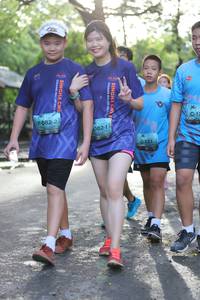 BIB: 121
                            <button type="button" onclick="openModal(5177728)" class="btn btn-primary btn-sm float-right btn-popup" data-toggle="modal" data-target=".modal-high-quality">
                        <i class="fas fa-shopping-cart"></i> Add to Cart
                    </button>
                                            <button type="button" onclick="isThisMe(5177728, true)" class="btn btn-success btn-sm float-right btn-popup btn-isme hidden" data-toggle="tooltip" data-placement="bottom" title="นี่คือรูปของคุณใช่ไหม คลิกที่นี่เพื่อเอาเข้าอัลบั้ม">
                        <i class="fas fa-plus"></i> Add to album
                    </button>
                    <button type="button" onclick="isThisMe(5177728, false)" class="btn btn-warning btn-sm float-right btn-popup btn-isnotme hidden">
                        <i class="fas fa-ban"></i> Remove from album
                    </button>