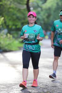 BIB: 101
                            <button type="button" onclick="openModal(5177548)" class="btn btn-primary btn-sm float-right btn-popup" data-toggle="modal" data-target=".modal-high-quality">
                        <i class="fas fa-shopping-cart"></i> Add to Cart
                    </button>
                                            <button type="button" onclick="isThisMe(5177548, true)" class="btn btn-success btn-sm float-right btn-popup btn-isme hidden" data-toggle="tooltip" data-placement="bottom" title="นี่คือรูปของคุณใช่ไหม คลิกที่นี่เพื่อเอาเข้าอัลบั้ม">
                        <i class="fas fa-plus"></i> Add to album
                    </button>
                    <button type="button" onclick="isThisMe(5177548, false)" class="btn btn-warning btn-sm float-right btn-popup btn-isnotme hidden">
                        <i class="fas fa-ban"></i> Remove from album
                    </button>