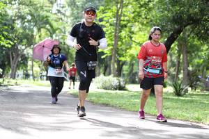 BIB: 0264, 1109
                            <button type="button" onclick="openModal(5083972)" class="btn btn-primary btn-sm float-right btn-popup" data-toggle="modal" data-target=".modal-high-quality">
                        <i class="fas fa-shopping-cart"></i> Add to Cart
                    </button>
                                            <button type="button" onclick="isThisMe(5083972, true)" class="btn btn-success btn-sm float-right btn-popup btn-isme hidden" data-toggle="tooltip" data-placement="bottom" title="นี่คือรูปของคุณใช่ไหม คลิกที่นี่เพื่อเอาเข้าอัลบั้ม">
                        <i class="fas fa-plus"></i> Add to album
                    </button>
                    <button type="button" onclick="isThisMe(5083972, false)" class="btn btn-warning btn-sm float-right btn-popup btn-isnotme hidden">
                        <i class="fas fa-ban"></i> Remove from album
                    </button>