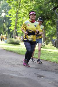 BIB: 0126
                            <button type="button" onclick="openModal(5040152)" class="btn btn-primary btn-sm float-right btn-popup" data-toggle="modal" data-target=".modal-high-quality">
                        <i class="fas fa-shopping-cart"></i> Add to Cart
                    </button>
                                            <button type="button" onclick="isThisMe(5040152, true)" class="btn btn-success btn-sm float-right btn-popup btn-isme hidden" data-toggle="tooltip" data-placement="bottom" title="นี่คือรูปของคุณใช่ไหม คลิกที่นี่เพื่อเอาเข้าอัลบั้ม">
                        <i class="fas fa-plus"></i> Add to album
                    </button>
                    <button type="button" onclick="isThisMe(5040152, false)" class="btn btn-warning btn-sm float-right btn-popup btn-isnotme hidden">
                        <i class="fas fa-ban"></i> Remove from album
                    </button>