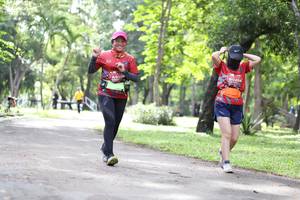 BIB: 0204
                            <button type="button" onclick="openModal(5065638)" class="btn btn-primary btn-sm float-right btn-popup" data-toggle="modal" data-target=".modal-high-quality">
                        <i class="fas fa-shopping-cart"></i> Add to Cart
                    </button>
                                            <button type="button" onclick="isThisMe(5065638, true)" class="btn btn-success btn-sm float-right btn-popup btn-isme hidden" data-toggle="tooltip" data-placement="bottom" title="นี่คือรูปของคุณใช่ไหม คลิกที่นี่เพื่อเอาเข้าอัลบั้ม">
                        <i class="fas fa-plus"></i> Add to album
                    </button>
                    <button type="button" onclick="isThisMe(5065638, false)" class="btn btn-warning btn-sm float-right btn-popup btn-isnotme hidden">
                        <i class="fas fa-ban"></i> Remove from album
                    </button>