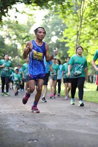 BIB: 0341
                            <button type="button" onclick="openModal(5037103)" class="btn btn-primary btn-sm float-right btn-popup" data-toggle="modal" data-target=".modal-high-quality">
                        <i class="fas fa-shopping-cart"></i> Add to Cart
                    </button>
                                            <button type="button" onclick="isThisMe(5037103, true)" class="btn btn-success btn-sm float-right btn-popup btn-isme hidden" data-toggle="tooltip" data-placement="bottom" title="นี่คือรูปของคุณใช่ไหม คลิกที่นี่เพื่อเอาเข้าอัลบั้ม">
                        <i class="fas fa-plus"></i> Add to album
                    </button>
                    <button type="button" onclick="isThisMe(5037103, false)" class="btn btn-warning btn-sm float-right btn-popup btn-isnotme hidden">
                        <i class="fas fa-ban"></i> Remove from album
                    </button>