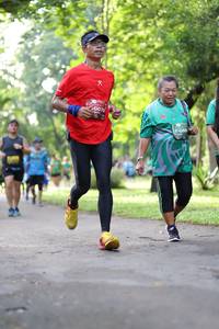 BIB: 079, 088
                            <button type="button" onclick="openModal(5038271)" class="btn btn-primary btn-sm float-right btn-popup" data-toggle="modal" data-target=".modal-high-quality">
                        <i class="fas fa-shopping-cart"></i> Add to Cart
                    </button>
                                            <button type="button" onclick="isThisMe(5038271, true)" class="btn btn-success btn-sm float-right btn-popup btn-isme hidden" data-toggle="tooltip" data-placement="bottom" title="นี่คือรูปของคุณใช่ไหม คลิกที่นี่เพื่อเอาเข้าอัลบั้ม">
                        <i class="fas fa-plus"></i> Add to album
                    </button>
                    <button type="button" onclick="isThisMe(5038271, false)" class="btn btn-warning btn-sm float-right btn-popup btn-isnotme hidden">
                        <i class="fas fa-ban"></i> Remove from album
                    </button>