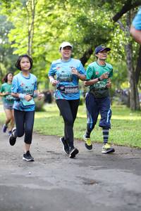 BIB: 392, 0242
                            <button type="button" onclick="openModal(5033899)" class="btn btn-primary btn-sm float-right btn-popup" data-toggle="modal" data-target=".modal-high-quality">
                        <i class="fas fa-shopping-cart"></i> Add to Cart
                    </button>
                                            <button type="button" onclick="isThisMe(5033899, true)" class="btn btn-success btn-sm float-right btn-popup btn-isme hidden" data-toggle="tooltip" data-placement="bottom" title="นี่คือรูปของคุณใช่ไหม คลิกที่นี่เพื่อเอาเข้าอัลบั้ม">
                        <i class="fas fa-plus"></i> Add to album
                    </button>
                    <button type="button" onclick="isThisMe(5033899, false)" class="btn btn-warning btn-sm float-right btn-popup btn-isnotme hidden">
                        <i class="fas fa-ban"></i> Remove from album
                    </button>