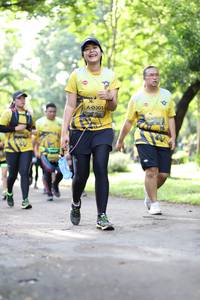 BIB: 0001
                            <button type="button" onclick="openModal(5040881)" class="btn btn-primary btn-sm float-right btn-popup" data-toggle="modal" data-target=".modal-high-quality">
                        <i class="fas fa-shopping-cart"></i> Add to Cart
                    </button>
                                            <button type="button" onclick="isThisMe(5040881, true)" class="btn btn-success btn-sm float-right btn-popup btn-isme hidden" data-toggle="tooltip" data-placement="bottom" title="นี่คือรูปของคุณใช่ไหม คลิกที่นี่เพื่อเอาเข้าอัลบั้ม">
                        <i class="fas fa-plus"></i> Add to album
                    </button>
                    <button type="button" onclick="isThisMe(5040881, false)" class="btn btn-warning btn-sm float-right btn-popup btn-isnotme hidden">
                        <i class="fas fa-ban"></i> Remove from album
                    </button>