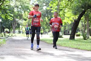 BIB: 0232, 233
                            <button type="button" onclick="openModal(5083523)" class="btn btn-primary btn-sm float-right btn-popup" data-toggle="modal" data-target=".modal-high-quality">
                        <i class="fas fa-shopping-cart"></i> Add to Cart
                    </button>
                                            <button type="button" onclick="isThisMe(5083523, true)" class="btn btn-success btn-sm float-right btn-popup btn-isme hidden" data-toggle="tooltip" data-placement="bottom" title="นี่คือรูปของคุณใช่ไหม คลิกที่นี่เพื่อเอาเข้าอัลบั้ม">
                        <i class="fas fa-plus"></i> Add to album
                    </button>
                    <button type="button" onclick="isThisMe(5083523, false)" class="btn btn-warning btn-sm float-right btn-popup btn-isnotme hidden">
                        <i class="fas fa-ban"></i> Remove from album
                    </button>