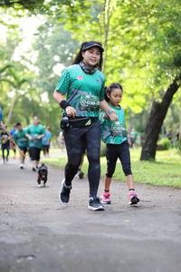 BIB: 038
                            <button type="button" onclick="openModal(5036860)" class="btn btn-primary btn-sm float-right btn-popup" data-toggle="modal" data-target=".modal-high-quality">
                        <i class="fas fa-shopping-cart"></i> Add to Cart
                    </button>
                                            <button type="button" onclick="isThisMe(5036860, true)" class="btn btn-success btn-sm float-right btn-popup btn-isme hidden" data-toggle="tooltip" data-placement="bottom" title="นี่คือรูปของคุณใช่ไหม คลิกที่นี่เพื่อเอาเข้าอัลบั้ม">
                        <i class="fas fa-plus"></i> Add to album
                    </button>
                    <button type="button" onclick="isThisMe(5036860, false)" class="btn btn-warning btn-sm float-right btn-popup btn-isnotme hidden">
                        <i class="fas fa-ban"></i> Remove from album
                    </button>