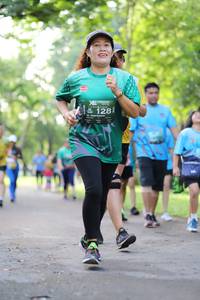 BIB: 128
                            <button type="button" onclick="openModal(5037975)" class="btn btn-primary btn-sm float-right btn-popup" data-toggle="modal" data-target=".modal-high-quality">
                        <i class="fas fa-shopping-cart"></i> Add to Cart
                    </button>
                                            <button type="button" onclick="isThisMe(5037975, true)" class="btn btn-success btn-sm float-right btn-popup btn-isme hidden" data-toggle="tooltip" data-placement="bottom" title="นี่คือรูปของคุณใช่ไหม คลิกที่นี่เพื่อเอาเข้าอัลบั้ม">
                        <i class="fas fa-plus"></i> Add to album
                    </button>
                    <button type="button" onclick="isThisMe(5037975, false)" class="btn btn-warning btn-sm float-right btn-popup btn-isnotme hidden">
                        <i class="fas fa-ban"></i> Remove from album
                    </button>