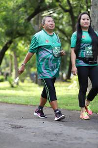 BIB: 088
                            <button type="button" onclick="openModal(5038274)" class="btn btn-primary btn-sm float-right btn-popup" data-toggle="modal" data-target=".modal-high-quality">
                        <i class="fas fa-shopping-cart"></i> Add to Cart
                    </button>
                                            <button type="button" onclick="isThisMe(5038274, true)" class="btn btn-success btn-sm float-right btn-popup btn-isme hidden" data-toggle="tooltip" data-placement="bottom" title="นี่คือรูปของคุณใช่ไหม คลิกที่นี่เพื่อเอาเข้าอัลบั้ม">
                        <i class="fas fa-plus"></i> Add to album
                    </button>
                    <button type="button" onclick="isThisMe(5038274, false)" class="btn btn-warning btn-sm float-right btn-popup btn-isnotme hidden">
                        <i class="fas fa-ban"></i> Remove from album
                    </button>