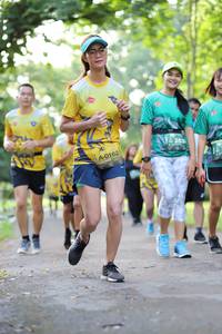BIB: 263, 0162
                            <button type="button" onclick="openModal(5038138)" class="btn btn-primary btn-sm float-right btn-popup" data-toggle="modal" data-target=".modal-high-quality">
                        <i class="fas fa-shopping-cart"></i> Add to Cart
                    </button>
                                            <button type="button" onclick="isThisMe(5038138, true)" class="btn btn-success btn-sm float-right btn-popup btn-isme hidden" data-toggle="tooltip" data-placement="bottom" title="นี่คือรูปของคุณใช่ไหม คลิกที่นี่เพื่อเอาเข้าอัลบั้ม">
                        <i class="fas fa-plus"></i> Add to album
                    </button>
                    <button type="button" onclick="isThisMe(5038138, false)" class="btn btn-warning btn-sm float-right btn-popup btn-isnotme hidden">
                        <i class="fas fa-ban"></i> Remove from album
                    </button>
