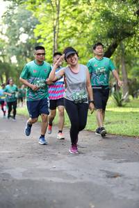 BIB: 677, 290, 330
                            <button type="button" onclick="openModal(5033616)" class="btn btn-primary btn-sm float-right btn-popup" data-toggle="modal" data-target=".modal-high-quality">
                        <i class="fas fa-shopping-cart"></i> Add to Cart
                    </button>
                                            <button type="button" onclick="isThisMe(5033616, true)" class="btn btn-success btn-sm float-right btn-popup btn-isme hidden" data-toggle="tooltip" data-placement="bottom" title="นี่คือรูปของคุณใช่ไหม คลิกที่นี่เพื่อเอาเข้าอัลบั้ม">
                        <i class="fas fa-plus"></i> Add to album
                    </button>
                    <button type="button" onclick="isThisMe(5033616, false)" class="btn btn-warning btn-sm float-right btn-popup btn-isnotme hidden">
                        <i class="fas fa-ban"></i> Remove from album
                    </button>