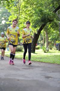 BIB: 0412, 411
                            <button type="button" onclick="openModal(5039305)" class="btn btn-primary btn-sm float-right btn-popup" data-toggle="modal" data-target=".modal-high-quality">
                        <i class="fas fa-shopping-cart"></i> Add to Cart
                    </button>
                                            <button type="button" onclick="isThisMe(5039305, true)" class="btn btn-success btn-sm float-right btn-popup btn-isme hidden" data-toggle="tooltip" data-placement="bottom" title="นี่คือรูปของคุณใช่ไหม คลิกที่นี่เพื่อเอาเข้าอัลบั้ม">
                        <i class="fas fa-plus"></i> Add to album
                    </button>
                    <button type="button" onclick="isThisMe(5039305, false)" class="btn btn-warning btn-sm float-right btn-popup btn-isnotme hidden">
                        <i class="fas fa-ban"></i> Remove from album
                    </button>
