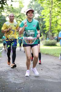 BIB: 2651, 1091
                            <button type="button" onclick="openModal(5035455)" class="btn btn-primary btn-sm float-right btn-popup" data-toggle="modal" data-target=".modal-high-quality">
                        <i class="fas fa-shopping-cart"></i> Add to Cart
                    </button>
                                            <button type="button" onclick="isThisMe(5035455, true)" class="btn btn-success btn-sm float-right btn-popup btn-isme hidden" data-toggle="tooltip" data-placement="bottom" title="นี่คือรูปของคุณใช่ไหม คลิกที่นี่เพื่อเอาเข้าอัลบั้ม">
                        <i class="fas fa-plus"></i> Add to album
                    </button>
                    <button type="button" onclick="isThisMe(5035455, false)" class="btn btn-warning btn-sm float-right btn-popup btn-isnotme hidden">
                        <i class="fas fa-ban"></i> Remove from album
                    </button>