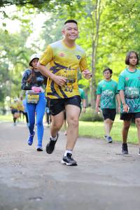 BIB: 1207, 2761
                            <button type="button" onclick="openModal(5037981)" class="btn btn-primary btn-sm float-right btn-popup" data-toggle="modal" data-target=".modal-high-quality">
                        <i class="fas fa-shopping-cart"></i> Add to Cart
                    </button>
                                            <button type="button" onclick="isThisMe(5037981, true)" class="btn btn-success btn-sm float-right btn-popup btn-isme hidden" data-toggle="tooltip" data-placement="bottom" title="นี่คือรูปของคุณใช่ไหม คลิกที่นี่เพื่อเอาเข้าอัลบั้ม">
                        <i class="fas fa-plus"></i> Add to album
                    </button>
                    <button type="button" onclick="isThisMe(5037981, false)" class="btn btn-warning btn-sm float-right btn-popup btn-isnotme hidden">
                        <i class="fas fa-ban"></i> Remove from album
                    </button>