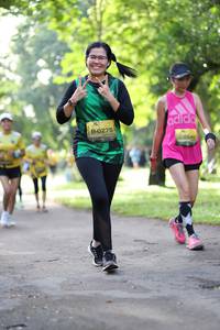 BIB: 0275, 0540
                            <button type="button" onclick="openModal(5040369)" class="btn btn-primary btn-sm float-right btn-popup" data-toggle="modal" data-target=".modal-high-quality">
                        <i class="fas fa-shopping-cart"></i> Add to Cart
                    </button>
                                            <button type="button" onclick="isThisMe(5040369, true)" class="btn btn-success btn-sm float-right btn-popup btn-isme hidden" data-toggle="tooltip" data-placement="bottom" title="นี่คือรูปของคุณใช่ไหม คลิกที่นี่เพื่อเอาเข้าอัลบั้ม">
                        <i class="fas fa-plus"></i> Add to album
                    </button>
                    <button type="button" onclick="isThisMe(5040369, false)" class="btn btn-warning btn-sm float-right btn-popup btn-isnotme hidden">
                        <i class="fas fa-ban"></i> Remove from album
                    </button>