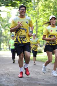 BIB: 0406, 0405
                            <button type="button" onclick="openModal(5040381)" class="btn btn-primary btn-sm float-right btn-popup" data-toggle="modal" data-target=".modal-high-quality">
                        <i class="fas fa-shopping-cart"></i> Add to Cart
                    </button>
                                            <button type="button" onclick="isThisMe(5040381, true)" class="btn btn-success btn-sm float-right btn-popup btn-isme hidden" data-toggle="tooltip" data-placement="bottom" title="นี่คือรูปของคุณใช่ไหม คลิกที่นี่เพื่อเอาเข้าอัลบั้ม">
                        <i class="fas fa-plus"></i> Add to album
                    </button>
                    <button type="button" onclick="isThisMe(5040381, false)" class="btn btn-warning btn-sm float-right btn-popup btn-isnotme hidden">
                        <i class="fas fa-ban"></i> Remove from album
                    </button>