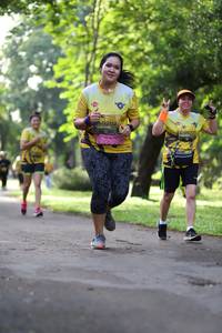 BIB: 0202, 577
                            <button type="button" onclick="openModal(5039703)" class="btn btn-primary btn-sm float-right btn-popup" data-toggle="modal" data-target=".modal-high-quality">
                        <i class="fas fa-shopping-cart"></i> Add to Cart
                    </button>
                                            <button type="button" onclick="isThisMe(5039703, true)" class="btn btn-success btn-sm float-right btn-popup btn-isme hidden" data-toggle="tooltip" data-placement="bottom" title="นี่คือรูปของคุณใช่ไหม คลิกที่นี่เพื่อเอาเข้าอัลบั้ม">
                        <i class="fas fa-plus"></i> Add to album
                    </button>
                    <button type="button" onclick="isThisMe(5039703, false)" class="btn btn-warning btn-sm float-right btn-popup btn-isnotme hidden">
                        <i class="fas fa-ban"></i> Remove from album
                    </button>