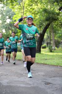 BIB: 4250
                            <button type="button" onclick="openModal(5033338)" class="btn btn-primary btn-sm float-right btn-popup" data-toggle="modal" data-target=".modal-high-quality">
                        <i class="fas fa-shopping-cart"></i> Add to Cart
                    </button>
                                            <button type="button" onclick="isThisMe(5033338, true)" class="btn btn-success btn-sm float-right btn-popup btn-isme hidden" data-toggle="tooltip" data-placement="bottom" title="นี่คือรูปของคุณใช่ไหม คลิกที่นี่เพื่อเอาเข้าอัลบั้ม">
                        <i class="fas fa-plus"></i> Add to album
                    </button>
                    <button type="button" onclick="isThisMe(5033338, false)" class="btn btn-warning btn-sm float-right btn-popup btn-isnotme hidden">
                        <i class="fas fa-ban"></i> Remove from album
                    </button>