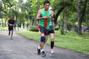 BIB: 450
                            <button type="button" onclick="openModal(5032452)" class="btn btn-primary btn-sm float-right btn-popup" data-toggle="modal" data-target=".modal-high-quality">
                        <i class="fas fa-shopping-cart"></i> Add to Cart
                    </button>
                                            <button type="button" onclick="isThisMe(5032452, true)" class="btn btn-success btn-sm float-right btn-popup btn-isme hidden" data-toggle="tooltip" data-placement="bottom" title="นี่คือรูปของคุณใช่ไหม คลิกที่นี่เพื่อเอาเข้าอัลบั้ม">
                        <i class="fas fa-plus"></i> Add to album
                    </button>
                    <button type="button" onclick="isThisMe(5032452, false)" class="btn btn-warning btn-sm float-right btn-popup btn-isnotme hidden">
                        <i class="fas fa-ban"></i> Remove from album
                    </button>