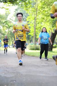 BIB: 09341
                            <button type="button" onclick="openModal(5037733)" class="btn btn-primary btn-sm float-right btn-popup" data-toggle="modal" data-target=".modal-high-quality">
                        <i class="fas fa-shopping-cart"></i> Add to Cart
                    </button>
                                            <button type="button" onclick="isThisMe(5037733, true)" class="btn btn-success btn-sm float-right btn-popup btn-isme hidden" data-toggle="tooltip" data-placement="bottom" title="นี่คือรูปของคุณใช่ไหม คลิกที่นี่เพื่อเอาเข้าอัลบั้ม">
                        <i class="fas fa-plus"></i> Add to album
                    </button>
                    <button type="button" onclick="isThisMe(5037733, false)" class="btn btn-warning btn-sm float-right btn-popup btn-isnotme hidden">
                        <i class="fas fa-ban"></i> Remove from album
                    </button>