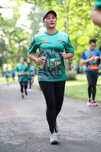 BIB: 186
                            <button type="button" onclick="openModal(5034991)" class="btn btn-primary btn-sm float-right btn-popup" data-toggle="modal" data-target=".modal-high-quality">
                        <i class="fas fa-shopping-cart"></i> Add to Cart
                    </button>
                                            <button type="button" onclick="isThisMe(5034991, true)" class="btn btn-success btn-sm float-right btn-popup btn-isme hidden" data-toggle="tooltip" data-placement="bottom" title="นี่คือรูปของคุณใช่ไหม คลิกที่นี่เพื่อเอาเข้าอัลบั้ม">
                        <i class="fas fa-plus"></i> Add to album
                    </button>
                    <button type="button" onclick="isThisMe(5034991, false)" class="btn btn-warning btn-sm float-right btn-popup btn-isnotme hidden">
                        <i class="fas fa-ban"></i> Remove from album
                    </button>