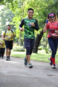 BIB: 00991
                            <button type="button" onclick="openModal(5041785)" class="btn btn-primary btn-sm float-right btn-popup" data-toggle="modal" data-target=".modal-high-quality">
                        <i class="fas fa-shopping-cart"></i> Add to Cart
                    </button>
                                            <button type="button" onclick="isThisMe(5041785, true)" class="btn btn-success btn-sm float-right btn-popup btn-isme hidden" data-toggle="tooltip" data-placement="bottom" title="นี่คือรูปของคุณใช่ไหม คลิกที่นี่เพื่อเอาเข้าอัลบั้ม">
                        <i class="fas fa-plus"></i> Add to album
                    </button>
                    <button type="button" onclick="isThisMe(5041785, false)" class="btn btn-warning btn-sm float-right btn-popup btn-isnotme hidden">
                        <i class="fas fa-ban"></i> Remove from album
                    </button>