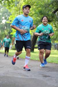 BIB: 0641
                            <button type="button" onclick="openModal(5037897)" class="btn btn-primary btn-sm float-right btn-popup" data-toggle="modal" data-target=".modal-high-quality">
                        <i class="fas fa-shopping-cart"></i> Add to Cart
                    </button>
                                            <button type="button" onclick="isThisMe(5037897, true)" class="btn btn-success btn-sm float-right btn-popup btn-isme hidden" data-toggle="tooltip" data-placement="bottom" title="นี่คือรูปของคุณใช่ไหม คลิกที่นี่เพื่อเอาเข้าอัลบั้ม">
                        <i class="fas fa-plus"></i> Add to album
                    </button>
                    <button type="button" onclick="isThisMe(5037897, false)" class="btn btn-warning btn-sm float-right btn-popup btn-isnotme hidden">
                        <i class="fas fa-ban"></i> Remove from album
                    </button>