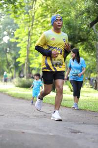 BIB: 1100
                            <button type="button" onclick="openModal(5038717)" class="btn btn-primary btn-sm float-right btn-popup" data-toggle="modal" data-target=".modal-high-quality">
                        <i class="fas fa-shopping-cart"></i> Add to Cart
                    </button>
                                            <button type="button" onclick="isThisMe(5038717, true)" class="btn btn-success btn-sm float-right btn-popup btn-isme hidden" data-toggle="tooltip" data-placement="bottom" title="นี่คือรูปของคุณใช่ไหม คลิกที่นี่เพื่อเอาเข้าอัลบั้ม">
                        <i class="fas fa-plus"></i> Add to album
                    </button>
                    <button type="button" onclick="isThisMe(5038717, false)" class="btn btn-warning btn-sm float-right btn-popup btn-isnotme hidden">
                        <i class="fas fa-ban"></i> Remove from album
                    </button>