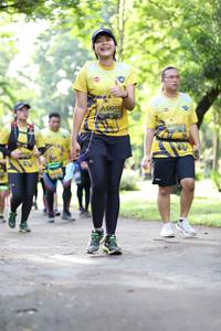 BIB: 0001
                            <button type="button" onclick="openModal(5040885)" class="btn btn-primary btn-sm float-right btn-popup" data-toggle="modal" data-target=".modal-high-quality">
                        <i class="fas fa-shopping-cart"></i> Add to Cart
                    </button>
                                            <button type="button" onclick="isThisMe(5040885, true)" class="btn btn-success btn-sm float-right btn-popup btn-isme hidden" data-toggle="tooltip" data-placement="bottom" title="นี่คือรูปของคุณใช่ไหม คลิกที่นี่เพื่อเอาเข้าอัลบั้ม">
                        <i class="fas fa-plus"></i> Add to album
                    </button>
                    <button type="button" onclick="isThisMe(5040885, false)" class="btn btn-warning btn-sm float-right btn-popup btn-isnotme hidden">
                        <i class="fas fa-ban"></i> Remove from album
                    </button>